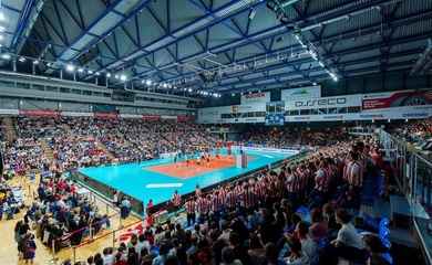 Ankara áp đặt một chân vào bán kết CEV Champions League