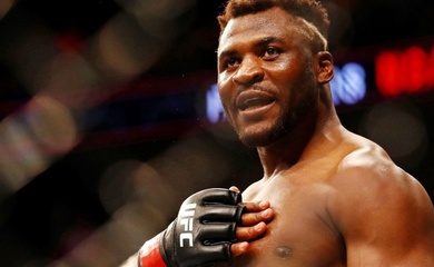 Francis Ngannou đau lòng nhìn bạn thân Israel Adesanya gục ngã tại UFC Seattle