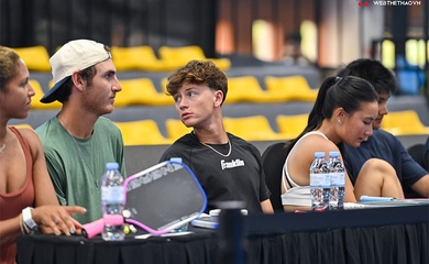 Từ màn lội ngược dòng ấn tượng đến khoảnh khắc bối rối: Hayden Patriquin mất vợt sau bán kết