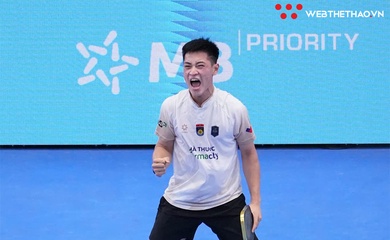 Trương Vinh Hiển tạo địa chấn, đánh bại số 2 pickleball thế giới Staksrud