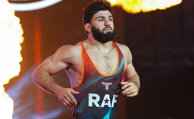 Arman Tsarukyan gây tranh cãi khi đánh giá Makhachev vĩ đại hơn Khabib