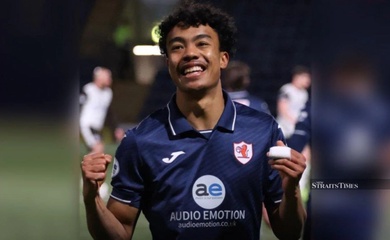 Sao nhập tịch Malaysia lần đầu nâng cúp tại châu Âu