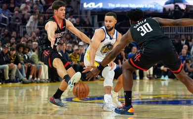 Quyết định hiếm gặp: Golden State Warriors để Stephen Curry ngồi dự bị trước Rockets