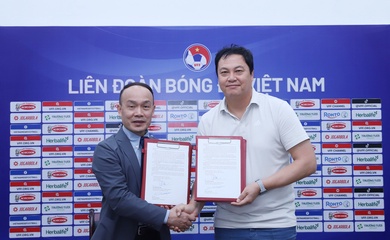 VFF “trói chân” trợ lý thân tín của HLV Kim Sang Sik đến năm 2027