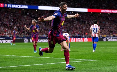 Lewandowski vượt qua thành tích của Stoichkov với 118 bàn thắng cho Barcelona