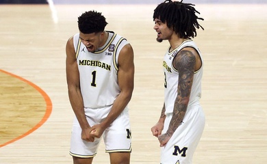 Elliot Cadeau sắm vai người hùng, đưa Michigan lên ngôi vương bóng rổ đại học Mỹ 2026