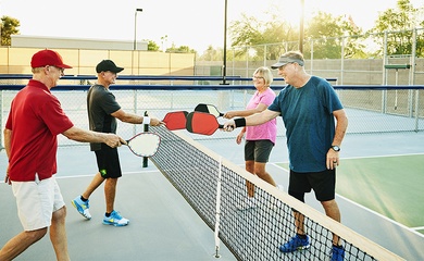 Thoát vị đĩa đệm có nên chơi pickleball? Góc nhìn từ chuyên gia cơ xương khớp