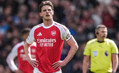 Lời nguyền tái diễn khiến Arsenal đứng trước nguy cơ tuột chức vô địch một cách đau đớn nhất