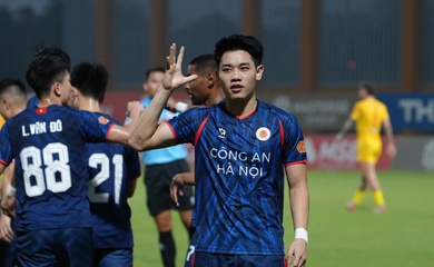 Đình Bắc ghi bàn rồi “đá ra ngoài khó tin”, CAHN bị đội cuối bảng cầm hòa