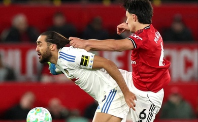 HLV Carrick phẫn nộ trước thẻ đỏ của Lisandro Martinez sau khi MU thua Leeds
