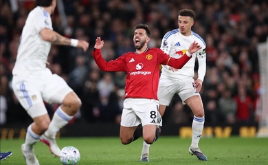 Hành động của Bruno Fernandes khi Leeds ghi bàn khiến CĐV MU trút giận