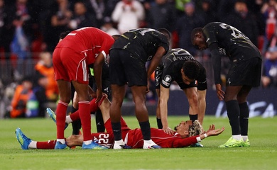 HLV đội tuyển Pháp phản ứng về chấn thương của Hugo Ekitike