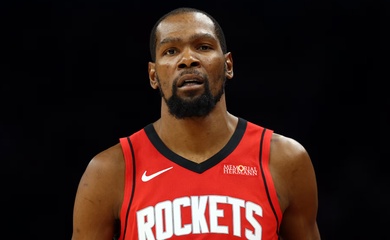 Ngôi sao Rockets Kevin Durant vắng mặt tại Game 1 vì pha va chạm lãng xẹt với đồng đội