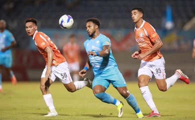 HLV Vũ Hồng Việt chê Xuân Son dứt điểm kém, khen phòng ngự tốt