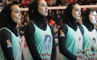 Bóng chuyền Iran tổ chức trận giao hữu tưởng niệm các nạn nhân trong thảm kịch tên lửa