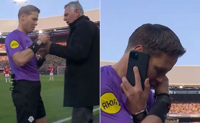 Trọng tài dừng trận chung kết Cúp Hà Lan và... nghe điện thoại di động