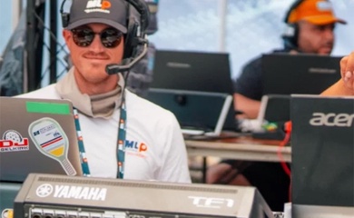 Hậu trường PPA Tour: Người “điều khiển cảm xúc” bằng âm nhạc trên sân pickleball