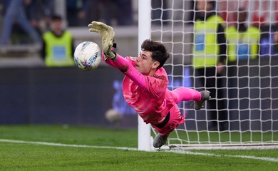 Thủ môn cản phá thành công 4 quả phạt đền liên tiếp được Lazio mua với giá "bèo"