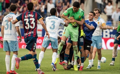 Zaragoza và Huesca lên án mạnh mẽ vụ thủ môn ẩu đả, Andrada ăn năn hối lỗi