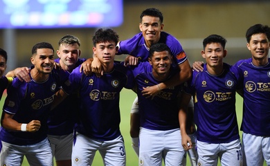 Hà Nội FC thắng nghẹt thở trận hai thẻ đỏ, Đà Nẵng lún sâu khủng hoảng trụ hạng