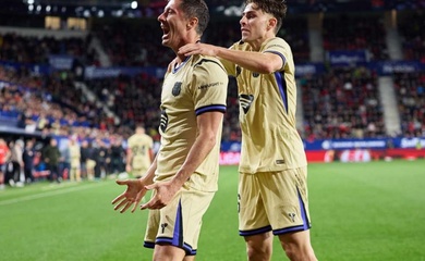 Hai tiền đạo số 9 gây tranh cãi Lewandowski và Ferran cùng lên tiếng