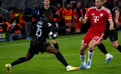 Bayern phẫn nộ với trọng tài Pinheiro: hai pha chạm tay bị chỉ trích