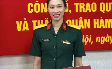 Nguyệt Anh được thăng quân hàm Thiếu tá, phần thưởng cho tinh thần chiến binh của chủ công áo lính