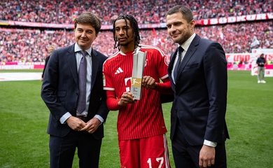 Michael Olise của Bayern Munich được vinh danh là Cầu thủ xuất sắc nhất mùa 2025/26