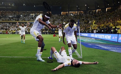 Cristiano Ronaldo giành được chức vô địch đầu tiên cùng Al Nassr sau cú đúp bàn thắng