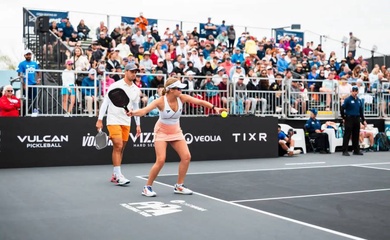 Stacking trong pickleball là gì? Chiến thuật đánh đôi giúp tối ưu vị trí
