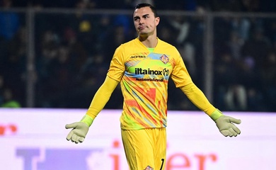 Thủ môn Indonesia vừa xuống hạng Serie B vẫn có cơ hội dự Cúp C1 châu Âu