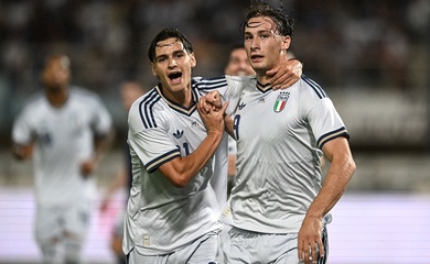 Esposito ghi bàn 2 trận liên tiếp, Italia toàn thắng thời "hậu World Cup"