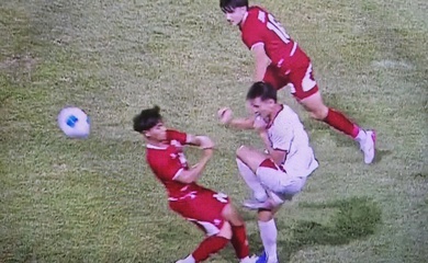 Thua U19 Indonesia vì quả phạt đền gây tranh cãi, U19 Việt Nam mất quyền tự quyết