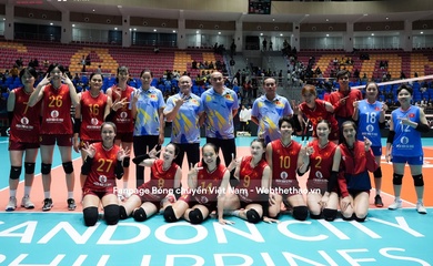 CĐV Philippines "bao vây" đội tuyển Việt Nam sau chiến thắng nghẹt thở tại AVC Cup