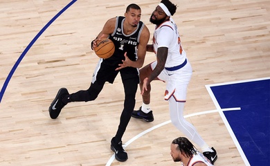 Trọng tài nhận sai ở pha đẩy sau thô bạo của Wembanyama ở Game 3 NBA Finals 2026