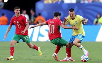 Thử nghiệm vị trí hậu vệ của Ancelotti bị chỉ trích gay gắt sau trận Brazil hoà Marốc