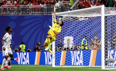 Vozinha, thủ môn trị giá 50.000 euro, khiến Tây Ban Nha đau khổ ở World Cup