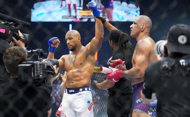 Ciryl Gane nghiền nát Alex Pereira, thâu tóm đai hạng nặng tạm thời sau sự kiện UFC Nhà Trắng