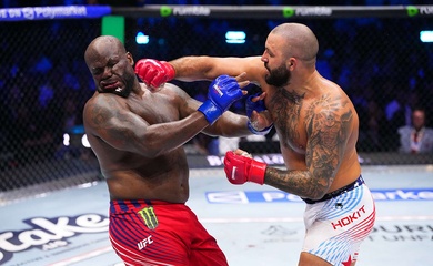 Josh Hokit kéo dài chuỗi bất bại hạng nặng sau khi "tàn phá" Derrick Lewis tại UFC Nhà Trắng