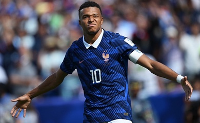 Mbappe đạt 100 trận với tuyển Pháp theo cách... đi ngược logic
