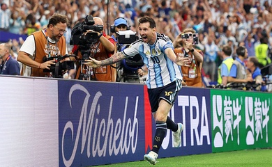 Messi phá kỷ lục World Cup nhưng bàn thắng lịch sử gây tranh cãi lớn