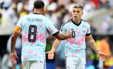 Từ ẩu đả đến người hùng: Hiệp hai điên rồ của Trossard và Tielemans trước Senegal