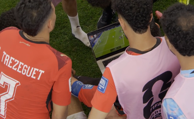Ai Cập vô hiệu hóa loạt luân lưu của Australia nhờ xem... Mbappe đá phạt đền