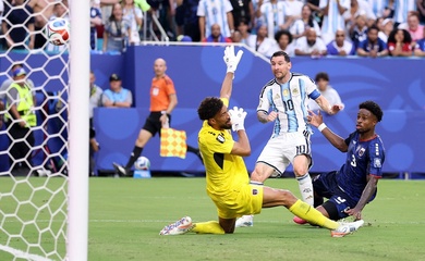 Messi vượt qua kỷ lục bàn thắng kết hợp ở vòng knock-out World Cup của Mbappe và Pele
