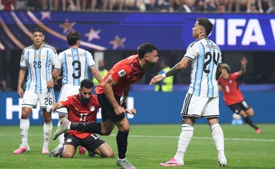 VIDEO: Yasser Ibrahim đánh đầu hiểm hóc, mở tỷ số cho Ai Cập trước Argentina