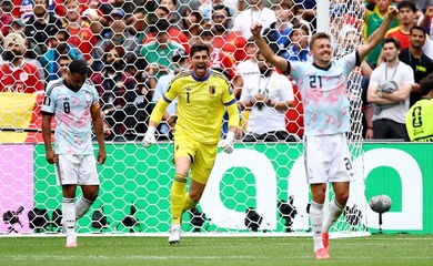 Làm thế nào để đánh bại Courtois, thủ môn hiểu mọi bí quyết của Tây Ban Nha?