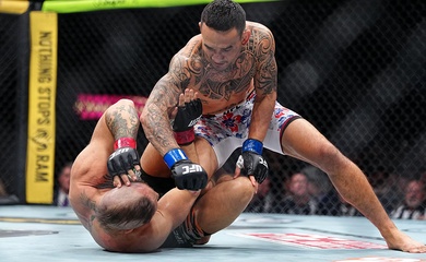 Thảm họa UFC 329: Màn tái xuất của Conor McGregor kết thúc sau 69 giây vì chấn thương