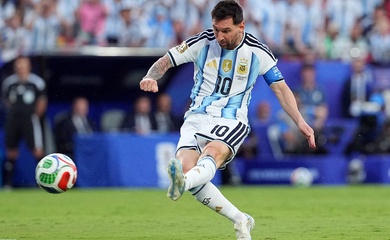 Sự đối lập thú vị khi Lionel Messi đối đầu "hệ thống Tây Ban Nha"