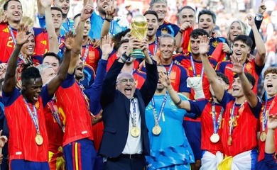 Tây Ban Nha vô địch World Cup với chiến thuật vượt ra khỏi "chiếc áo tiki-taka"