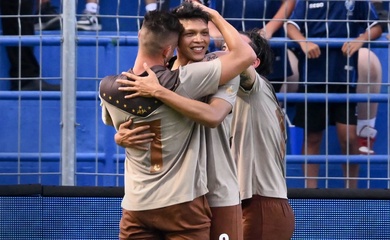 Đội tuyển đá ASEAN Cup, ngôi sao Thái Lan lại bận... đá giao hữu